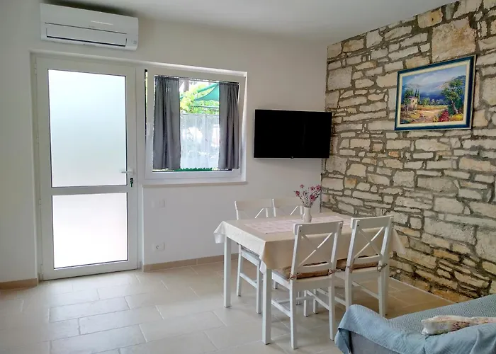 Riva David * Novigrad Istria